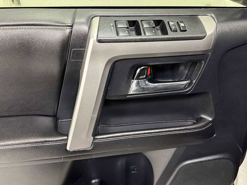 Used 2015 Toyota 4Runner SR5 Premium image 15