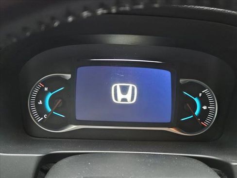 Used 2020 Honda Pilot Touring image 11