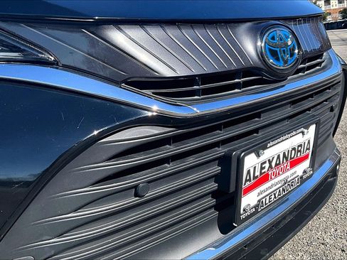 Used 2021 Toyota Venza XLE w/ Softex Package image 28