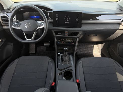 New 2026 Volkswagen Taos SE FWD image 12