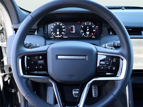 Certified 2025 Land Rover Discovery Sport Dynamic SE image 31