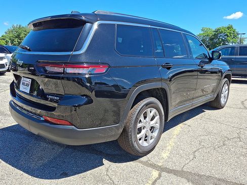 Used 2023 Jeep Grand Cherokee L Limited AWD/4WD image 8