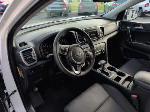 Used 2017 Kia Sportage LX FWD image 19