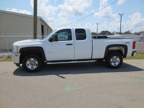 Used 2013 Chevrolet Silverado 2500 W/T AWD/4WD image 1