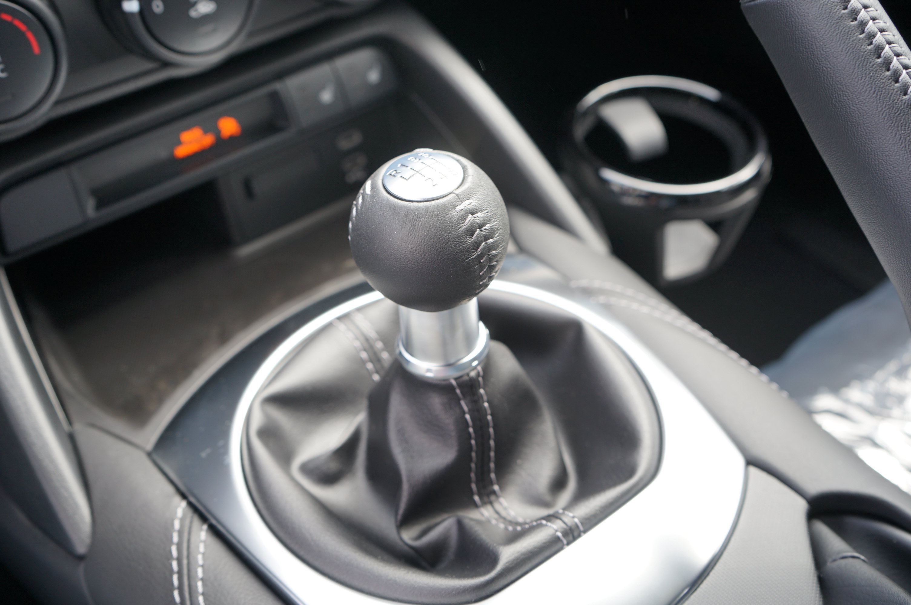 New 2026 MAZDA MX-5 Miata Club w/ Interior Package RWD image 21