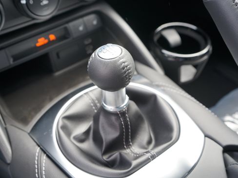 New 2026 MAZDA MX-5 Miata Club w/ Interior Package RWD image 21