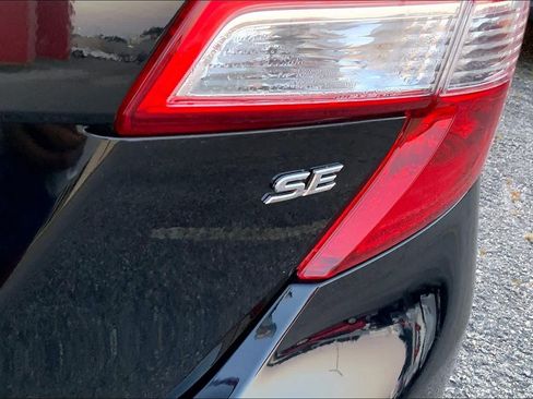 Used 2012 Toyota Camry SE FWD image 8