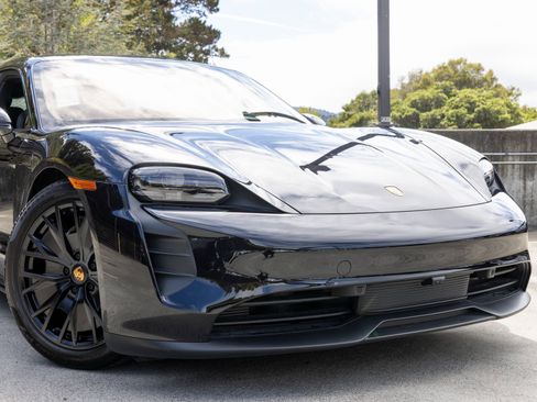 Used 2023 Porsche Taycan GTS w/ Premium Package (P6U) image 9