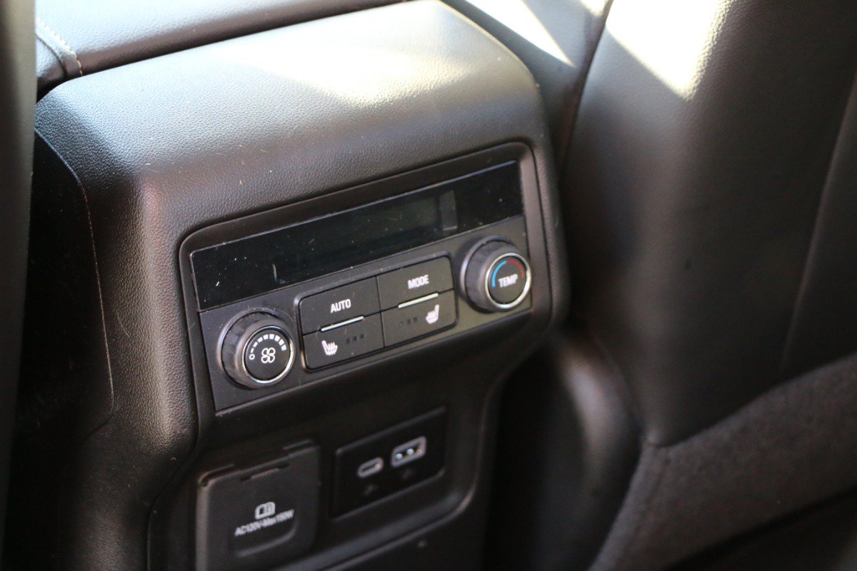 Used 2023 GMC Acadia Denali w/ Denali Ultimate Package FWD image 33