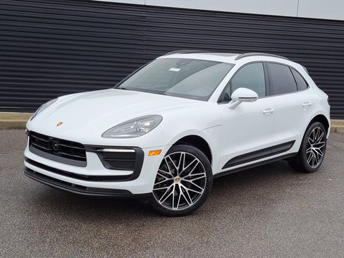 Certified 2026 Porsche Macan AWD/4WD image 1