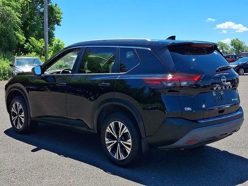Certified 2023 Nissan Rogue SV w/ SV Premium B Package AWD/4WD image 4