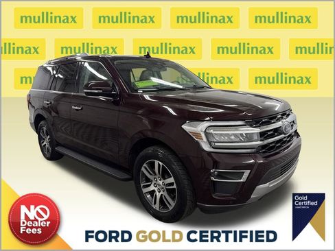 Certified 2024 Ford Expedition Limited image 1