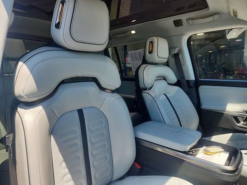 Used 2024 Rivian R1S Adventure AWD/4WD image 32