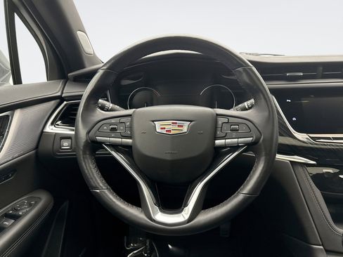 Used 2022 Cadillac XT6 Premium Luxury image 12