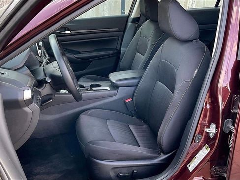 Used 2025 Nissan Altima 2.5 SV image 23