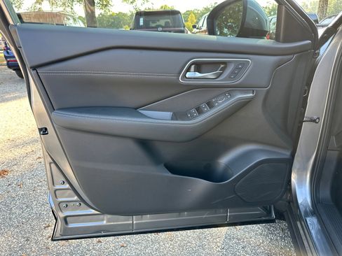 New 2026 Nissan Rogue Platinum w/ Platinum Premium Package image 10