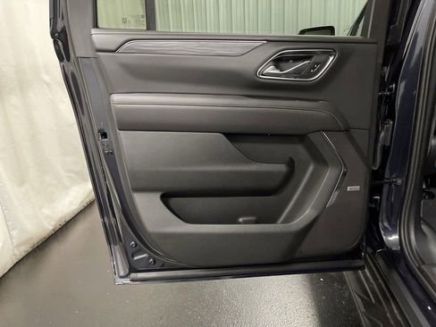 Used 2024 GMC Yukon XL SLT image 25