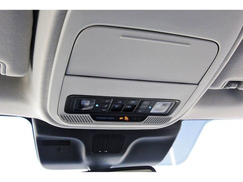 Used 2025 Ford Expedition Platinum image 24