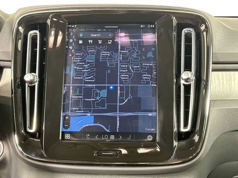 Used 2025 Volvo XC40 B5 Core w/ Protection Package Premier image 14