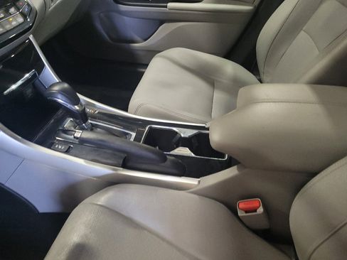 Used 2017 Honda Accord EX-L image 26