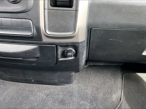 Used 2016 RAM 1500 Classic SLT RWD image 15