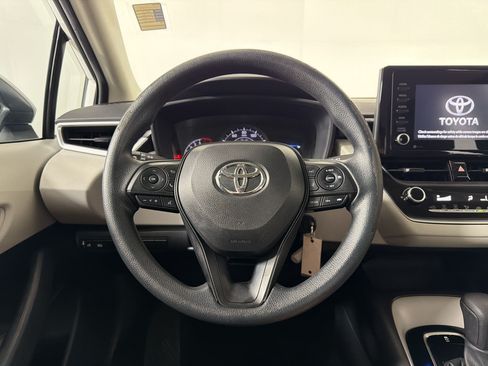 Used 2022 Toyota Corolla L FWD image 14