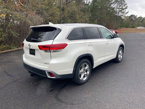 Used 2019 Toyota Highlander Limited image 17