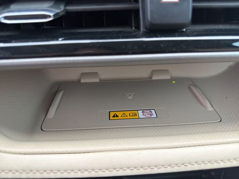 Used 2024 Toyota Highlander XLE FWD image 33