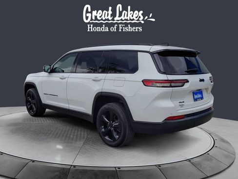 Used 2023 Jeep Grand Cherokee L Laredo image 3