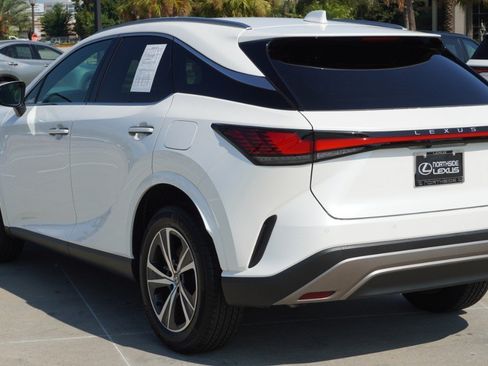 Used 2025 Lexus RX 350 Premium w/ Convenience Package FWD image 8