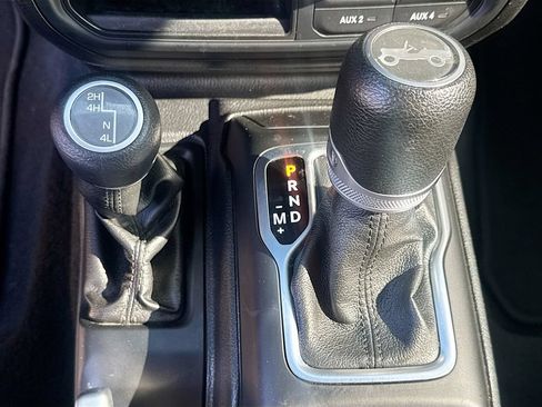 Used 2019 Jeep Wrangler Sport AWD/4WD image 17