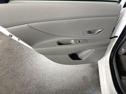 Used 2024 Hyundai Elantra SEL image 26