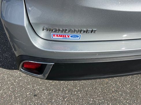 Used 2018 Toyota Highlander Limited image 22