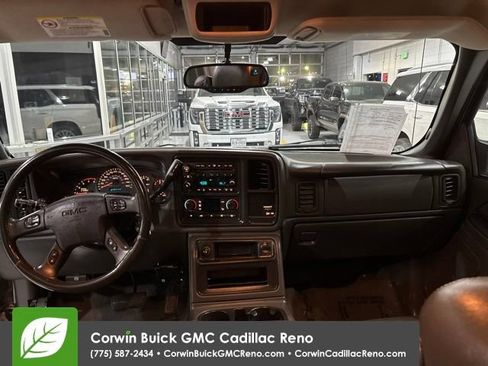 Used 2004 GMC Sierra 2500 SLT w/ Heavy-Duty Power Package AWD/4WD image 31