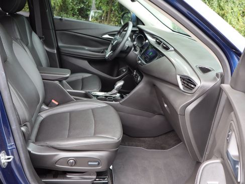Used 2023 Buick Encore GX Essence w/ Experience Buick Package FWD image 27