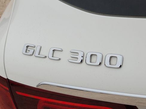 Used 2021 Mercedes-Benz GLC 300 4MATIC image 8