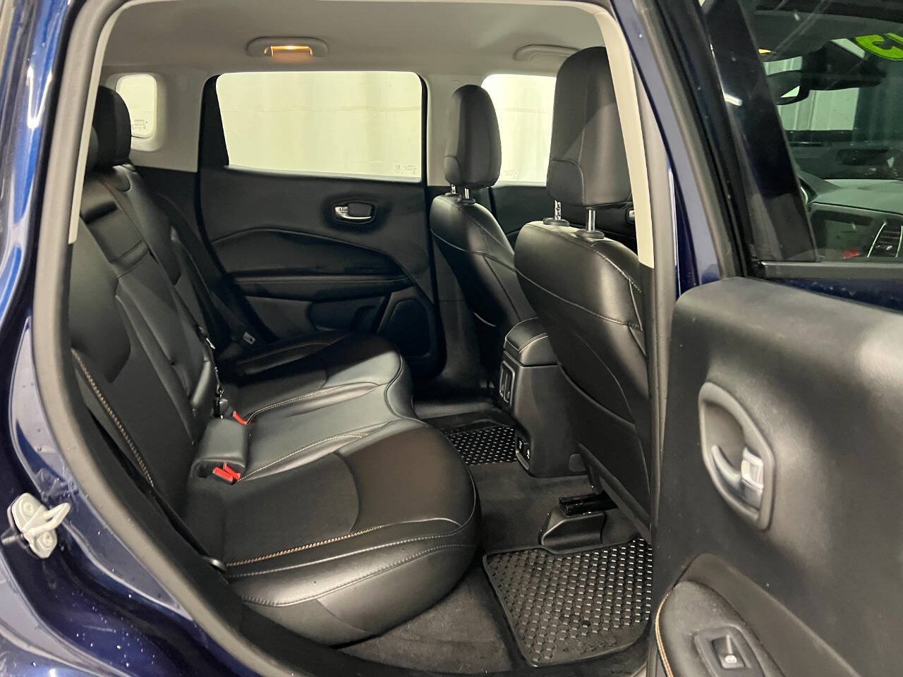 Used 2019 Jeep Compass Latitude w/ Popular Equipment Group AWD/4WD image 10
