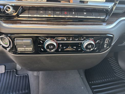 New 2026 GMC Sierra 1500 Elevation image 25