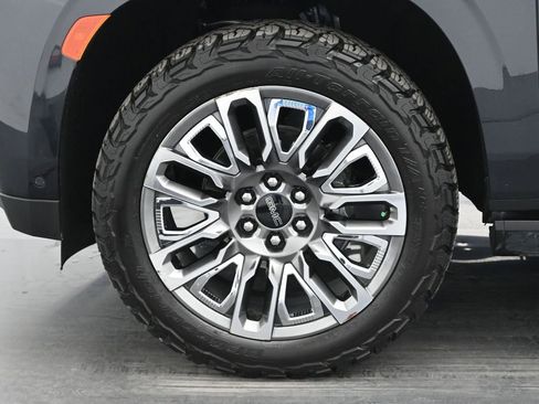 Used 2023 GMC Yukon Denali Ultimate image 35