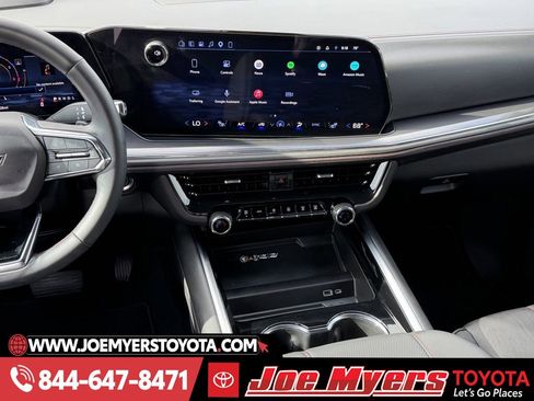 Used 2025 Chevrolet Suburban RST w/ Comfort Package image 17