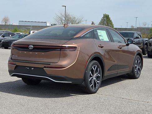 New 2026 Toyota Crown XLE AWD/4WD image 4