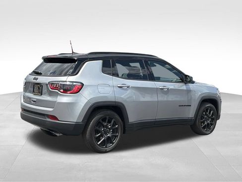 Used 2022 Jeep Compass Latitude w/ Convenience Group FWD image 7