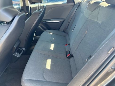 Used 2025 Kia K4 FWD image 23