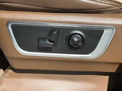 Used 2019 RAM 1500 Laramie image 28