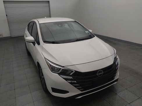 Used 2023 Nissan Versa SV FWD image 14