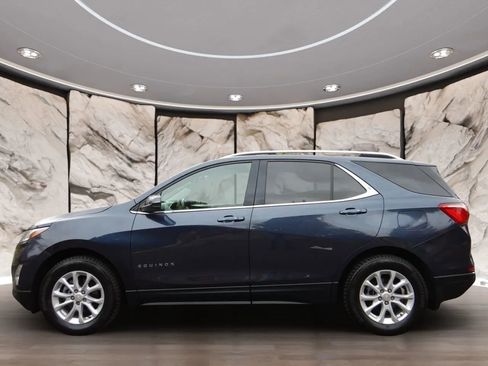 Used 2019 Chevrolet Equinox LT w/ Sun & Navigation Package image 9