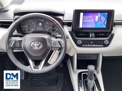 Used 2023 Toyota Corolla Cross LE image 35