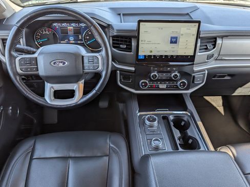 Used 2024 Ford Expedition Max XLT image 11
