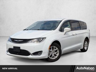 Used 2020 Chrysler Pacifica Touring w/ Advanced Safetytec Group