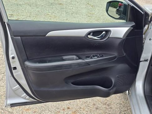 Used 2019 Nissan Sentra S FWD image 10